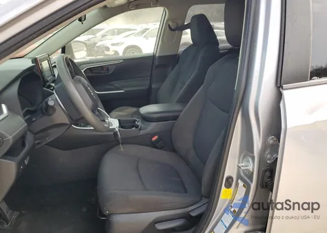 2019 Toyota Rav4 Le z USA, uszkodzony, nr VIN JTMG1RFV2KD514897